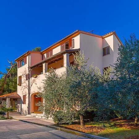 Apartments Valbandon Fažana エクステリア 写真