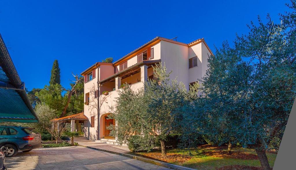 Apartments Valbandon Fažana エクステリア 写真